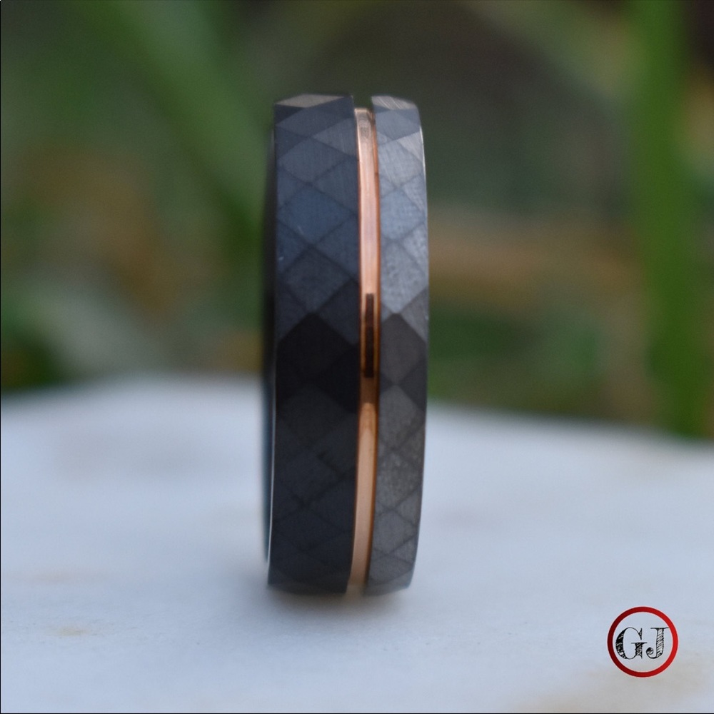 Hammered Tungsten Men’s Wedding Ring (Black, Silver, & Rose Gold Accent) - Picture 4 of 11